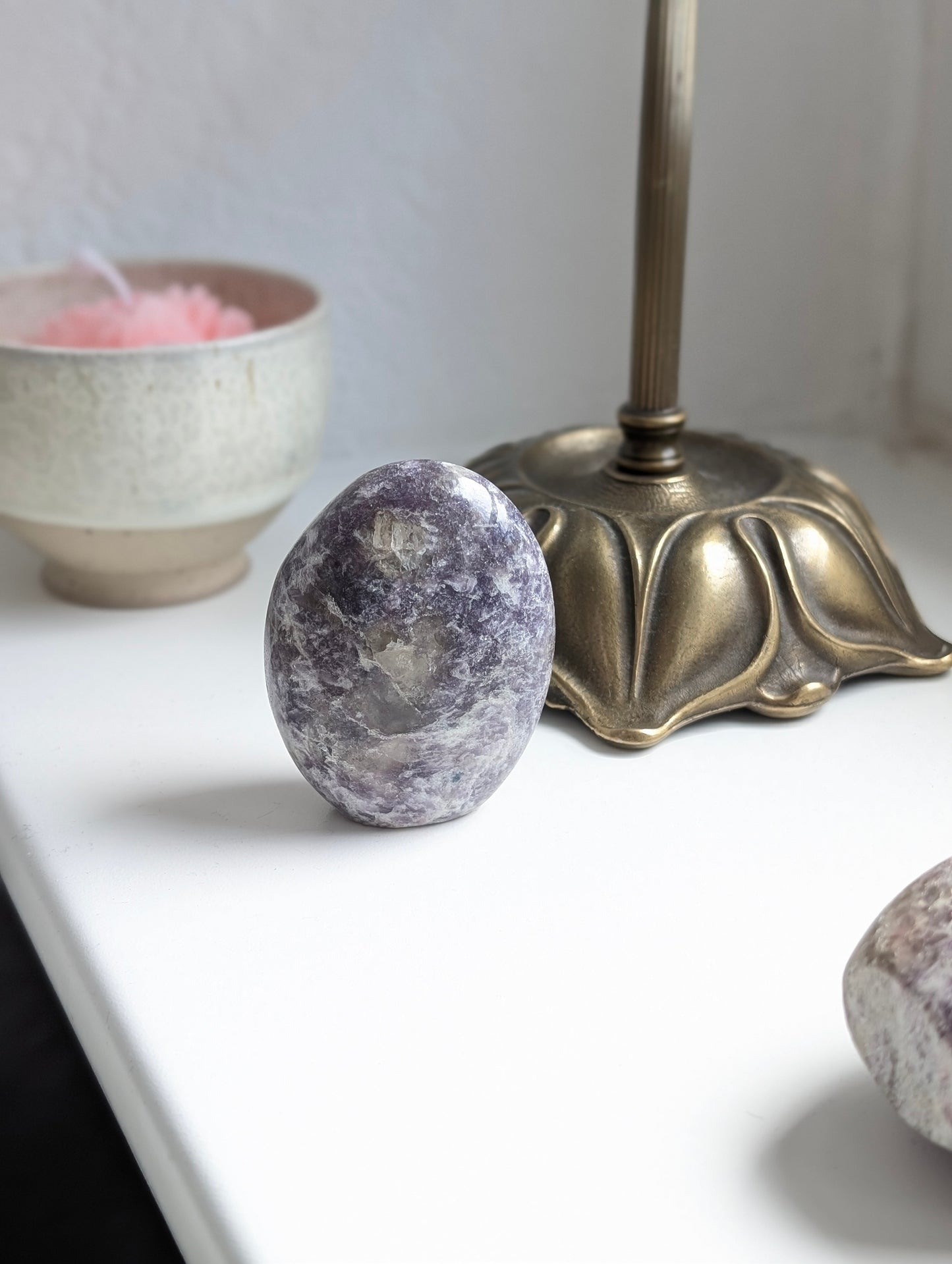Une lépidolite à poser
