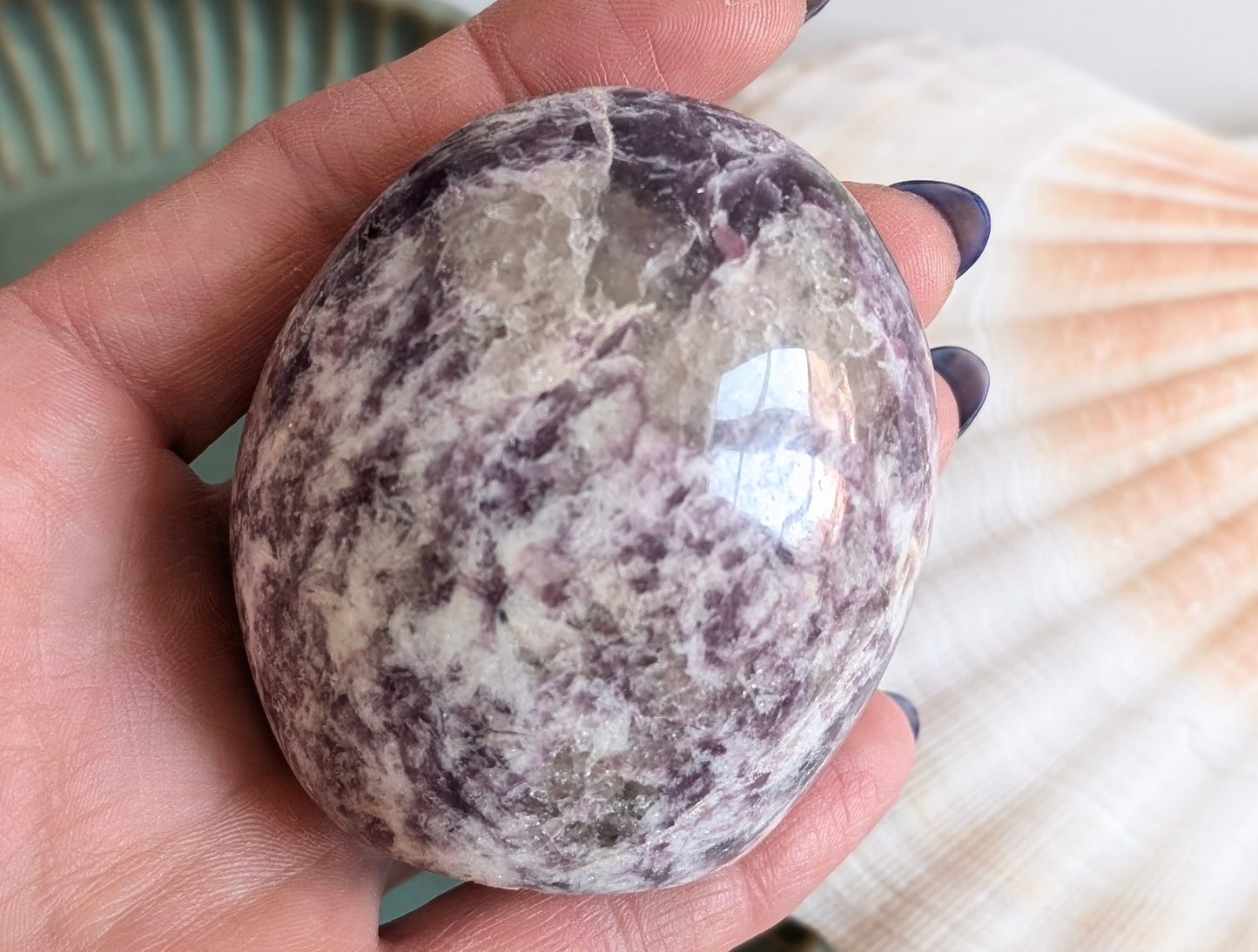 Une lépidolite à poser