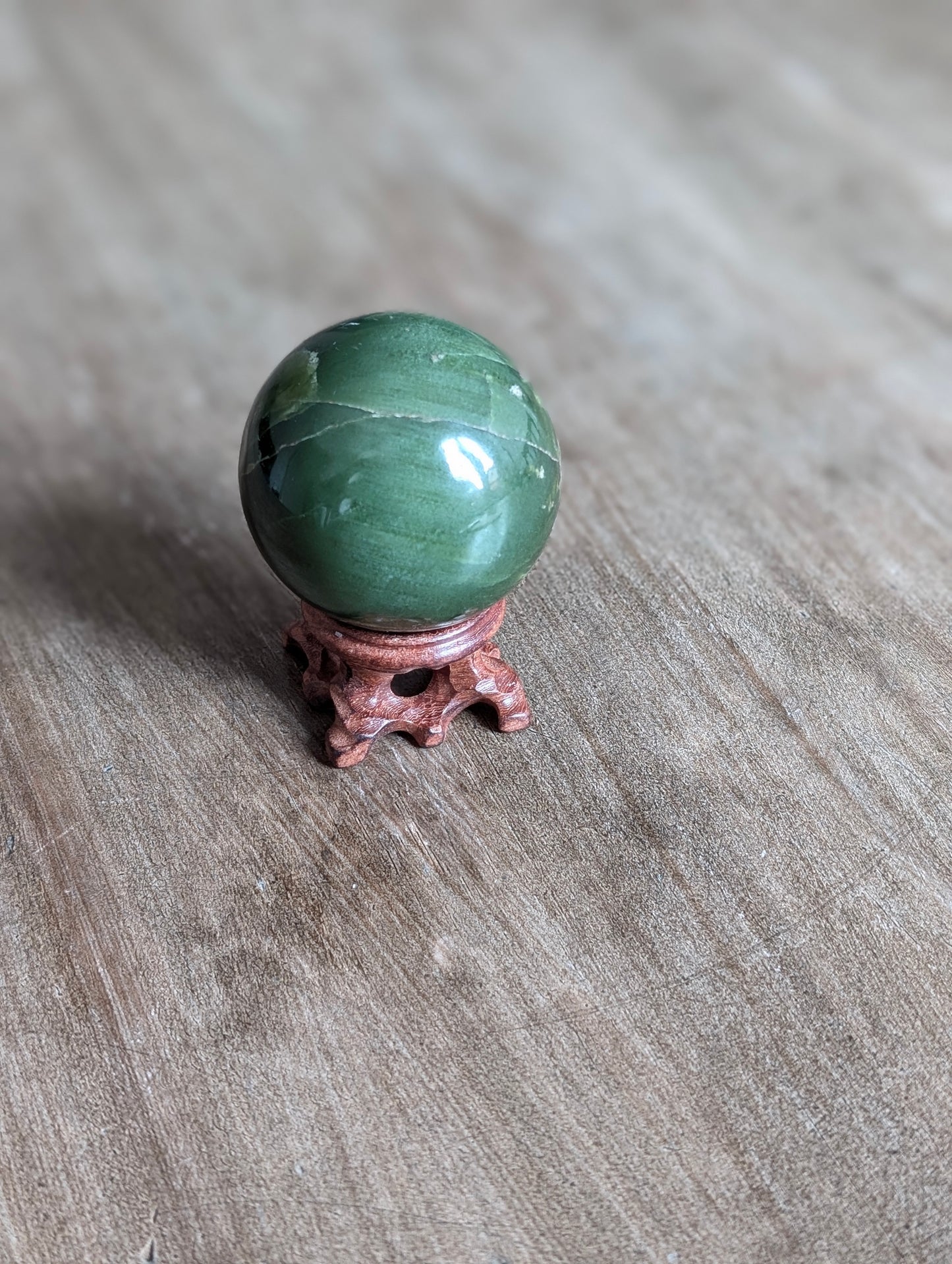 Sphère de tremolite 5.5 cm