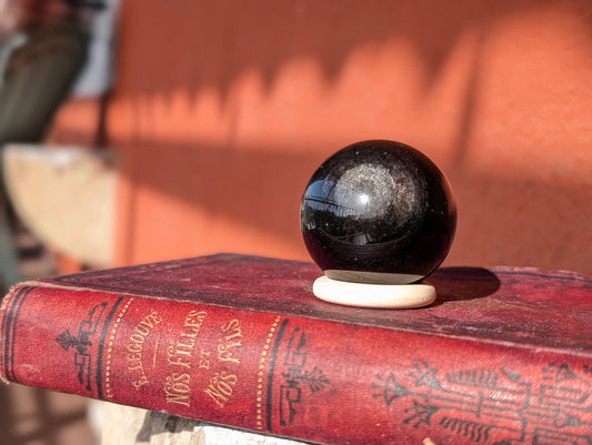 Sphère obsidienne argentée