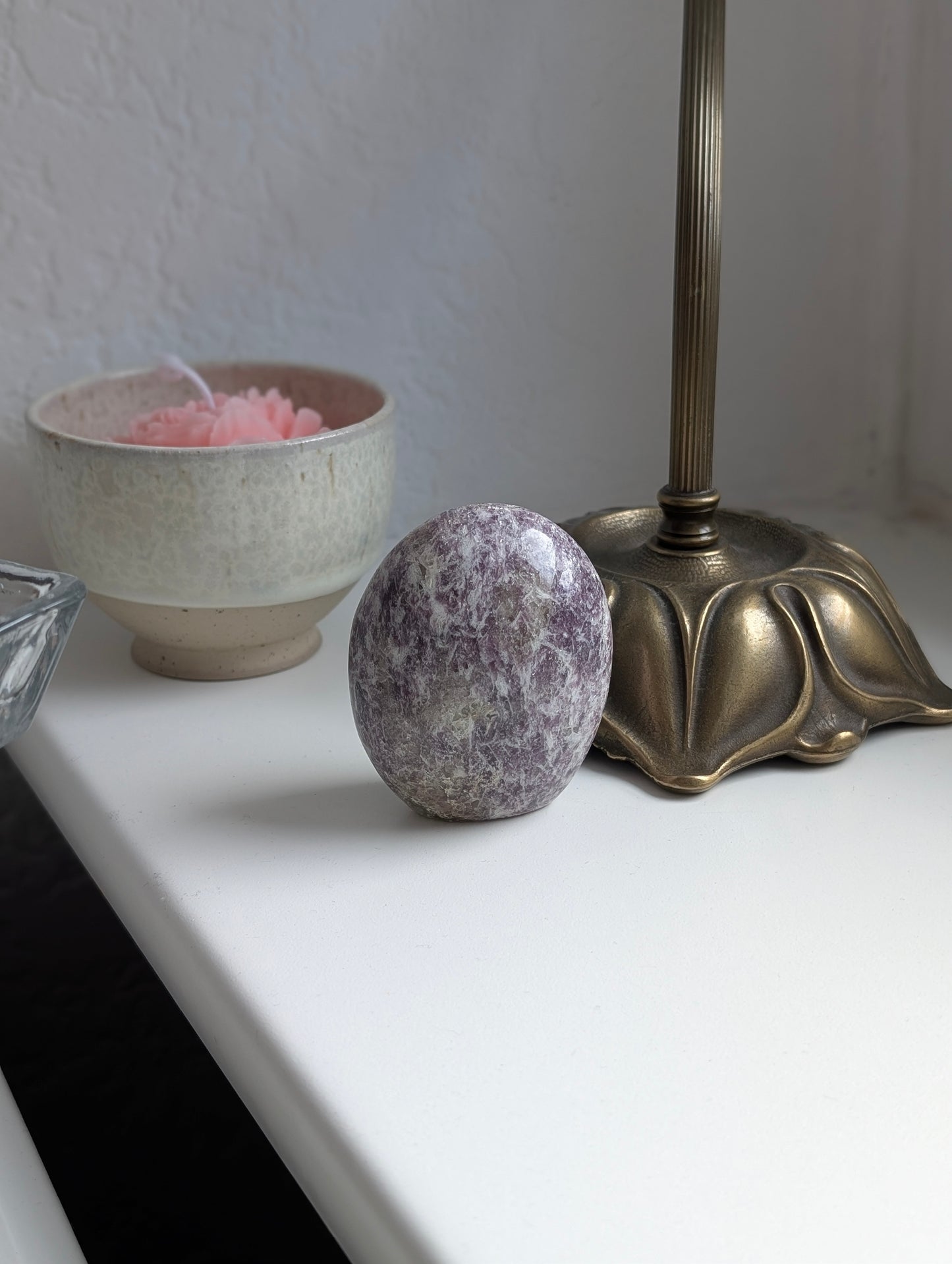 Une lépidolite à poser