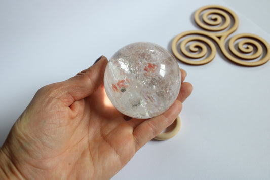 Sphère en cristal de roche 7 cm avec support - COLIS *H*