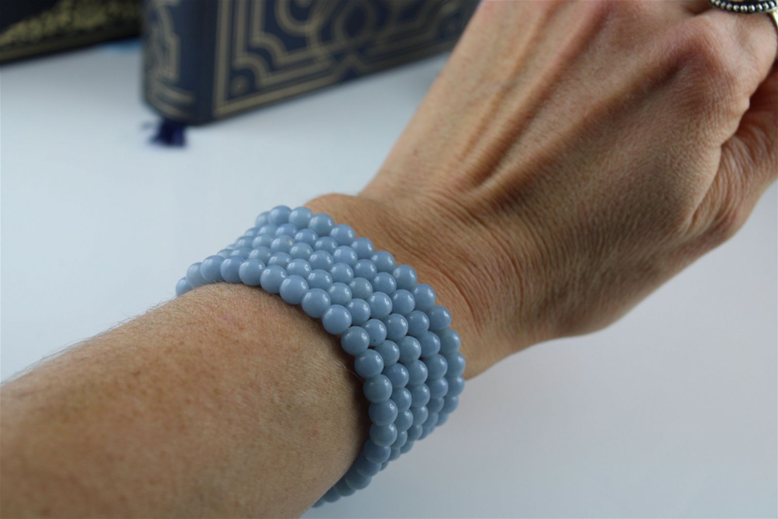 1 Bracelet en anhydrite ou angélite - Aurore Lune 