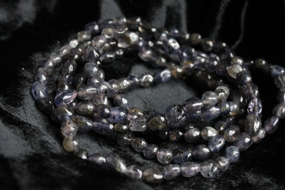 1 Bracelet en cordiérite iolite poignet moyen - Aurore Lune 