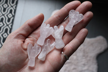 1 Petit ange en quartz rose 3-4 cm - Aurore Lune 