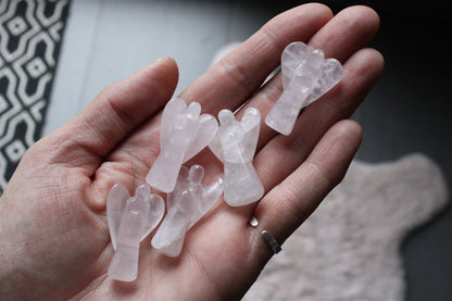 1 Petit ange en quartz rose 3-4 cm - Aurore Lune 