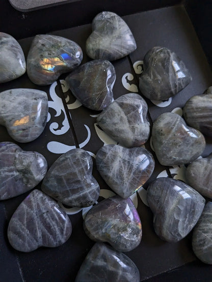 1 Petit coeur labradorite reflets légers - Aurore Lune 