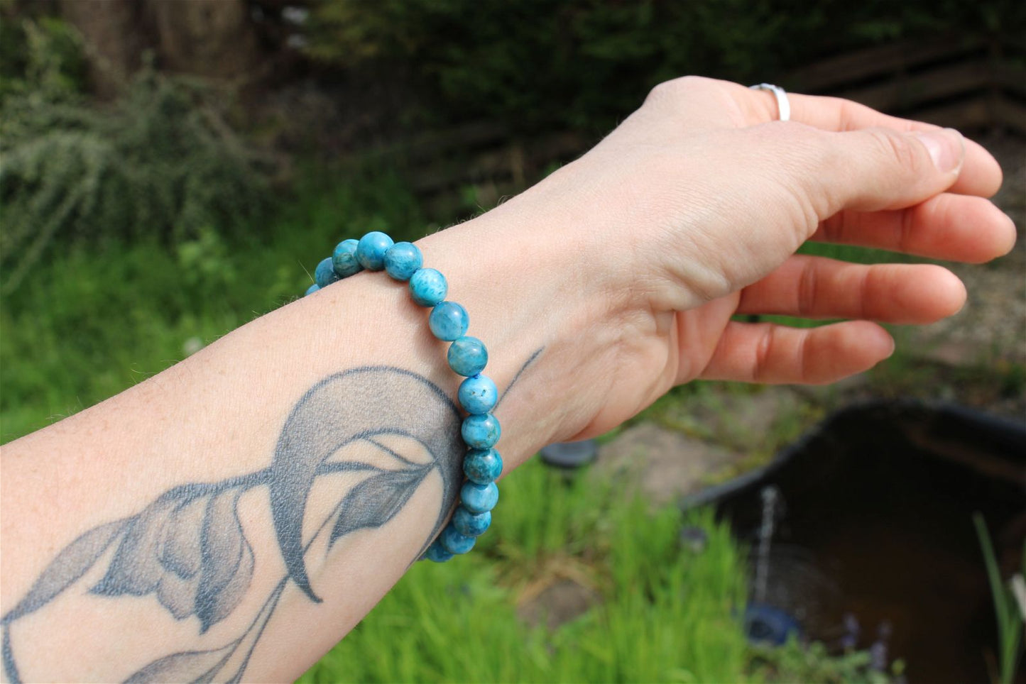 1 bracelet élastique en apatite bleue - Aurore Lune 