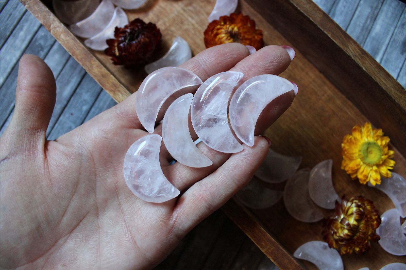 1 cabochon lune en quartz rose - Aurore Lune 