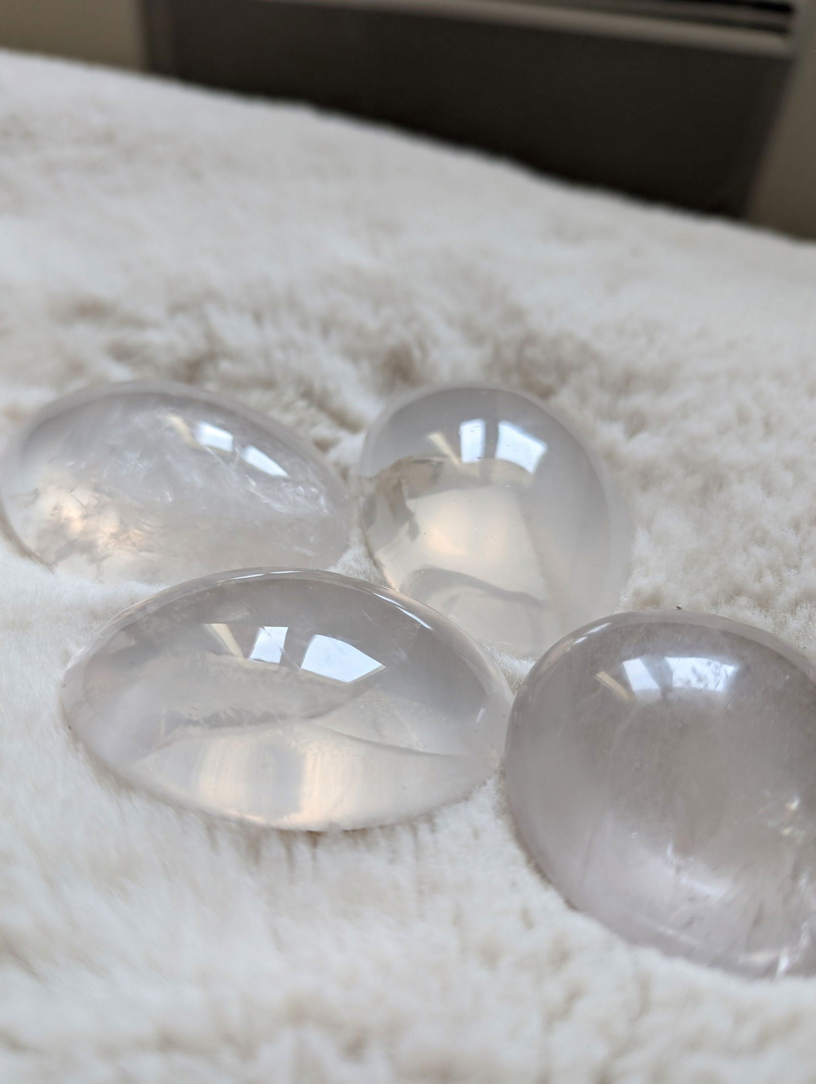 1 galet de Quartz Girasol ou Opalescent - Aurore Lune 