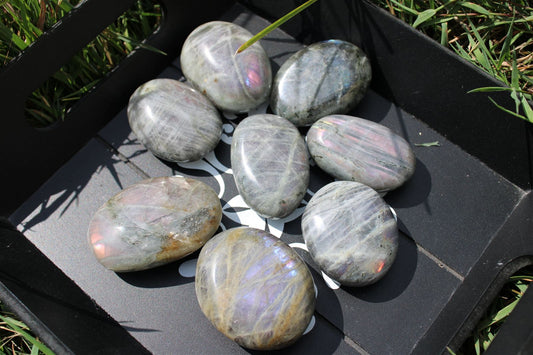 1 galet de labradorite violette - Aurore Lune 