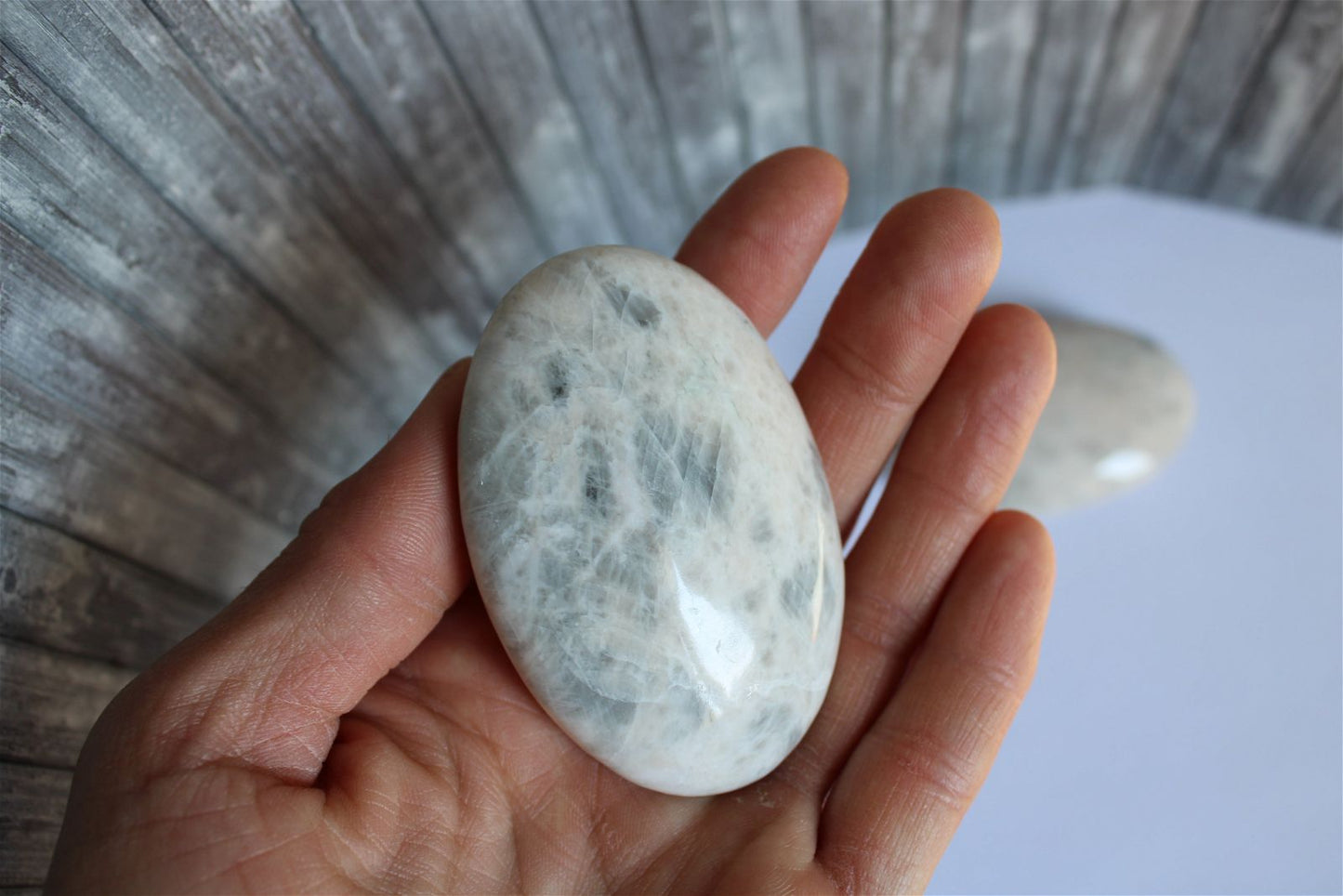 1 galet de "quartz lunaire" - feldspath ? AU CHOIX - Aurore Lune 