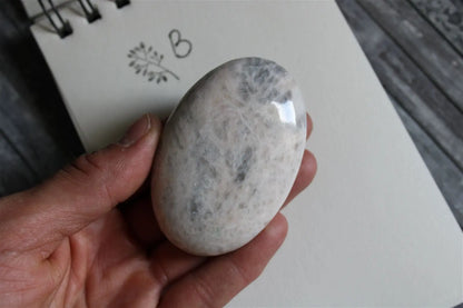 1 galet de "quartz lunaire" - feldspath - Aurore Lune 
