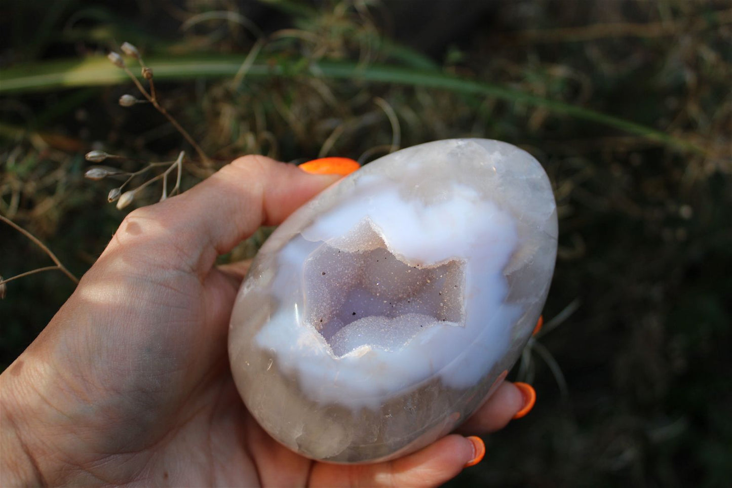 1 gros oeuf agate du Brésil à poser druse- géode 11 cm - 746  g. - Aurore Lune 