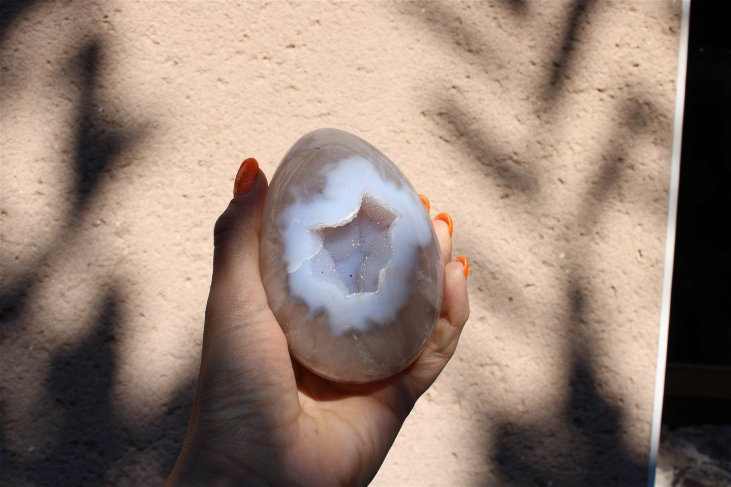 1 gros oeuf agate du Brésil à poser druse- géode 11 cm - 746  g. - Aurore Lune 