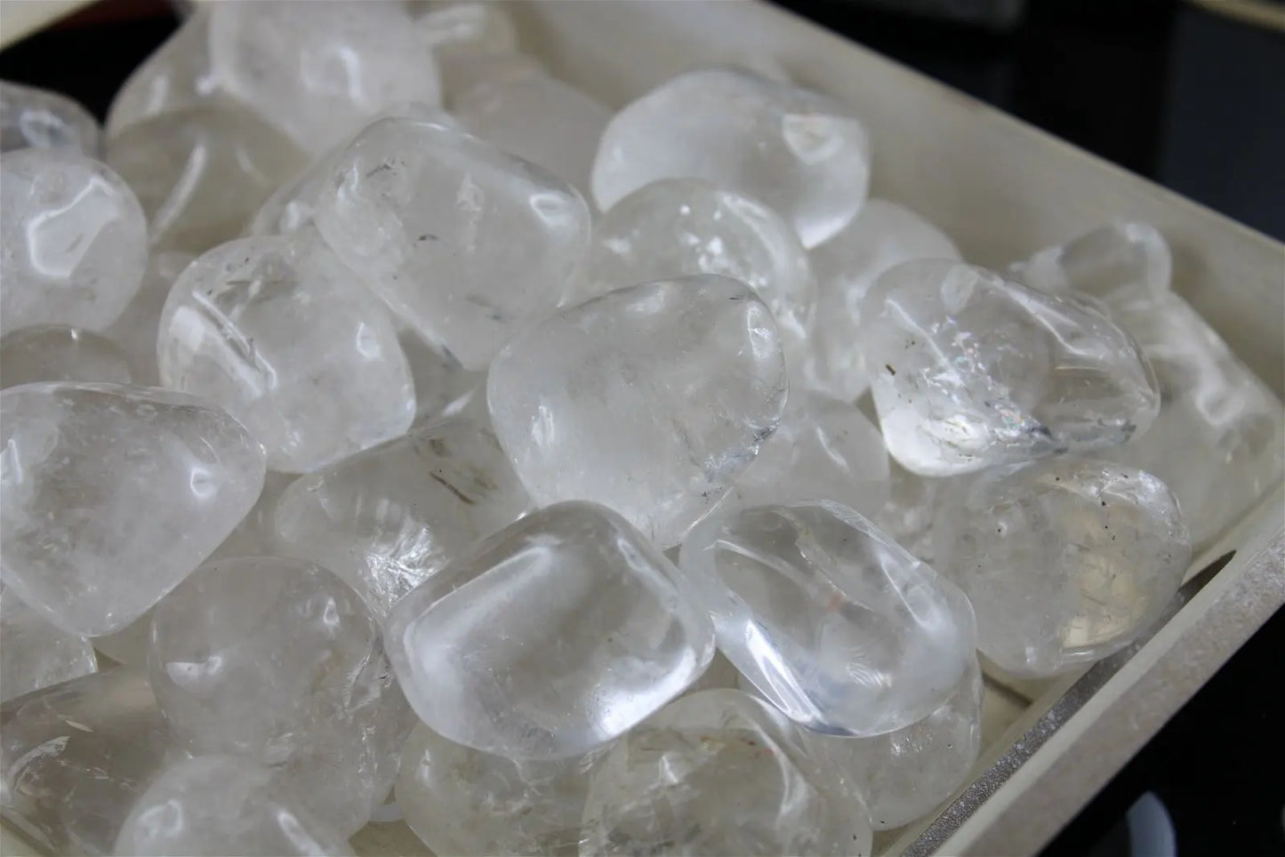 1 grosse pierre roulée en cristal de roche - Aurore Lune 