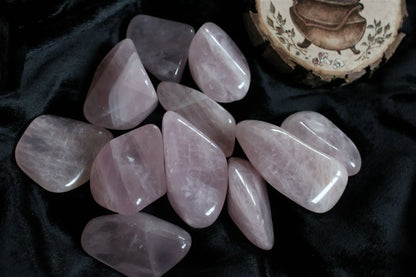 1 grosse pierre roulée en quartz rose - Aurore Lune 