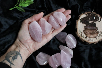 1 grosse pierre roulée en quartz rose - Aurore Lune 