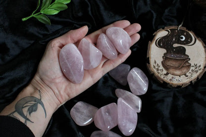 1 grosse pierre roulée en quartz rose - Aurore Lune 