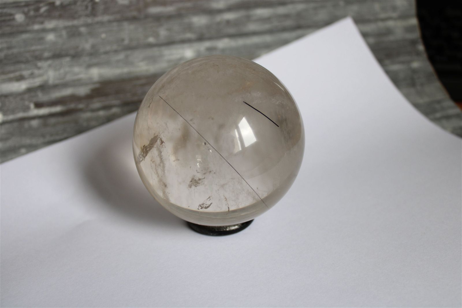 1 grosse sphère cristal de roche tourmaliné +7 cm - Aurore Lune 