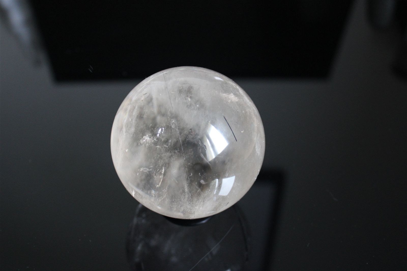 1 grosse sphère cristal de roche tourmaliné +7 cm - Aurore Lune 