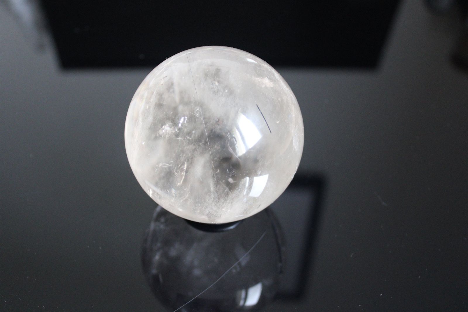 1 grosse sphère cristal de roche tourmaliné +7 cm - Aurore Lune 