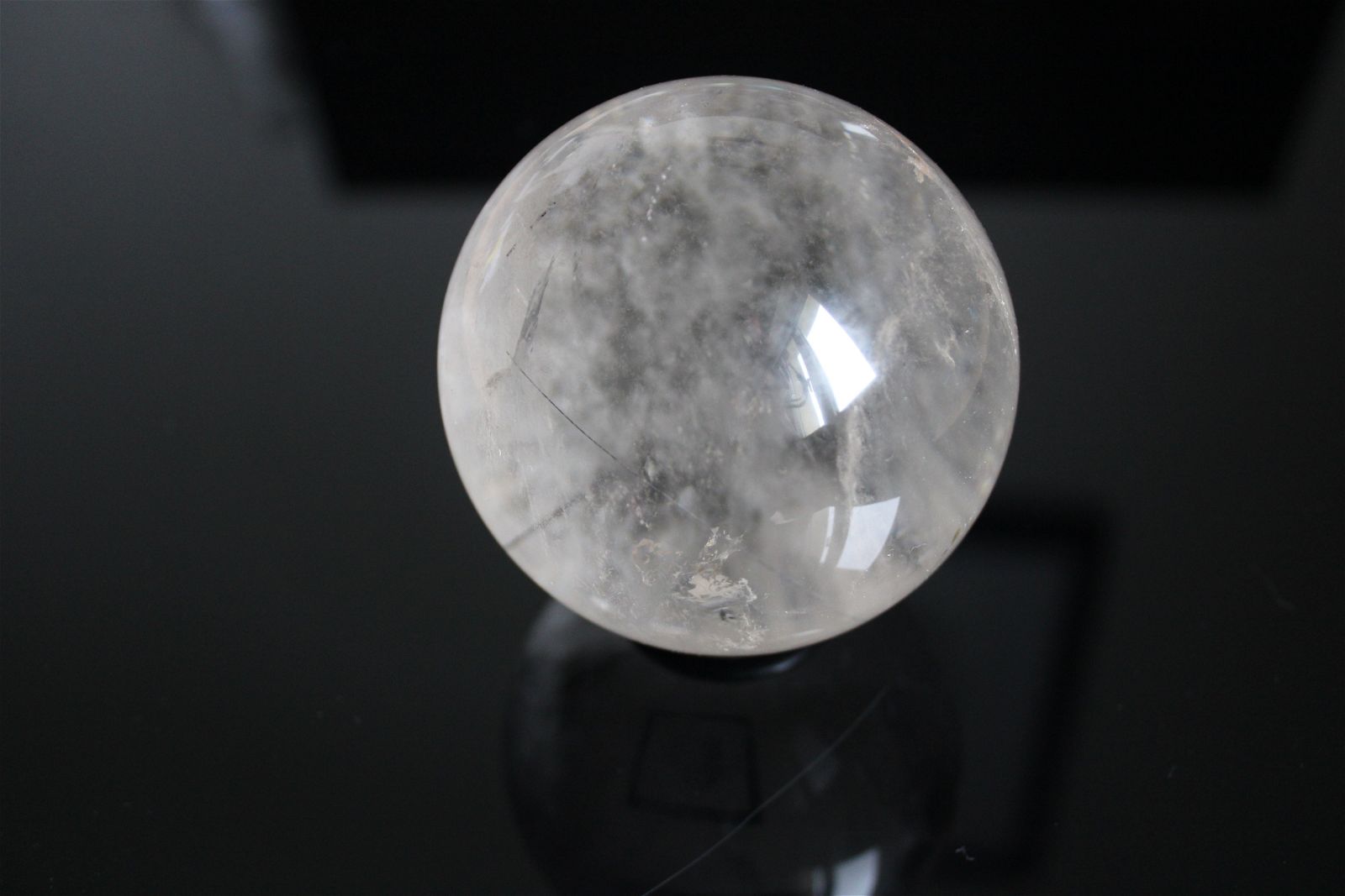 1 grosse sphère cristal de roche tourmaliné +7 cm - Aurore Lune 