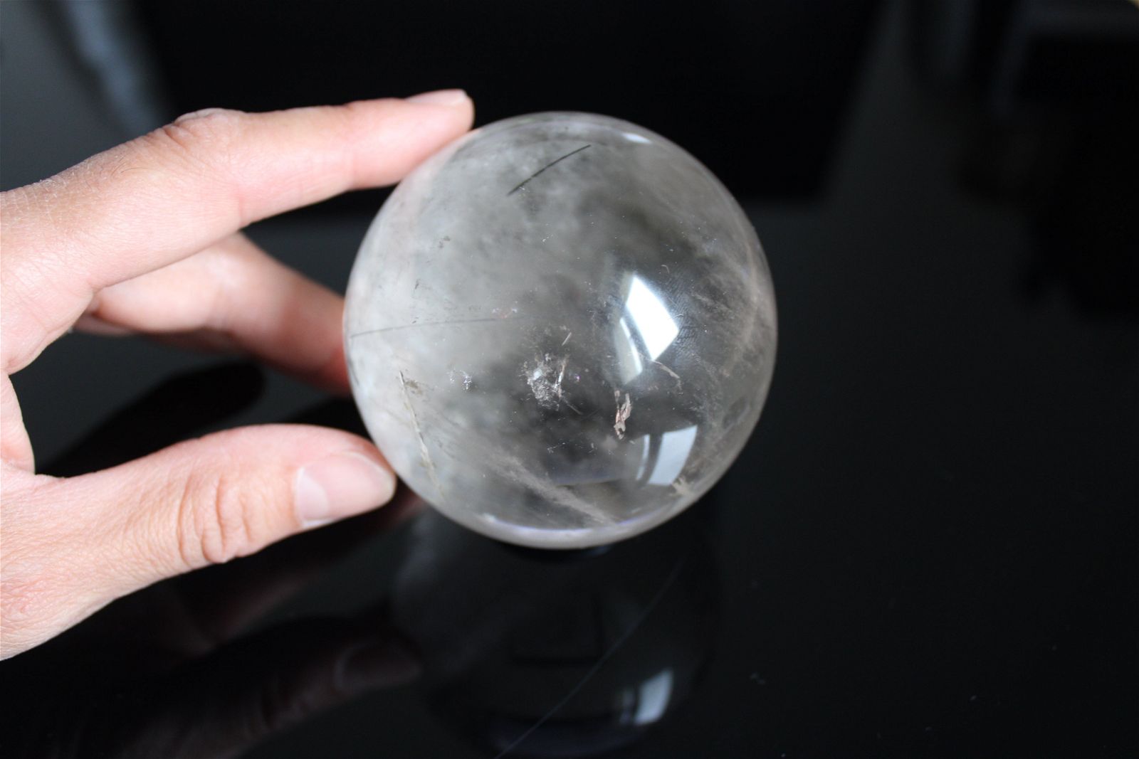 1 grosse sphère cristal de roche tourmaliné +7 cm - Aurore Lune 