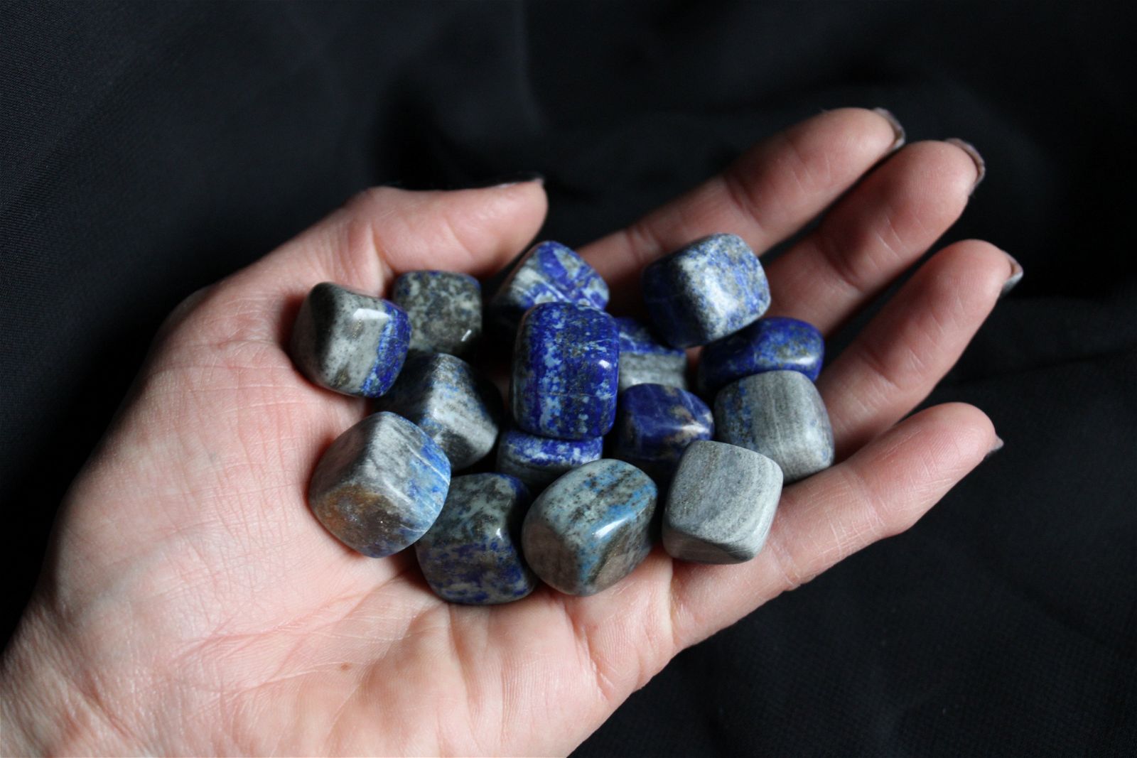 1 lapis lazuli forme cubique bords arrondis - Aurore Lune 