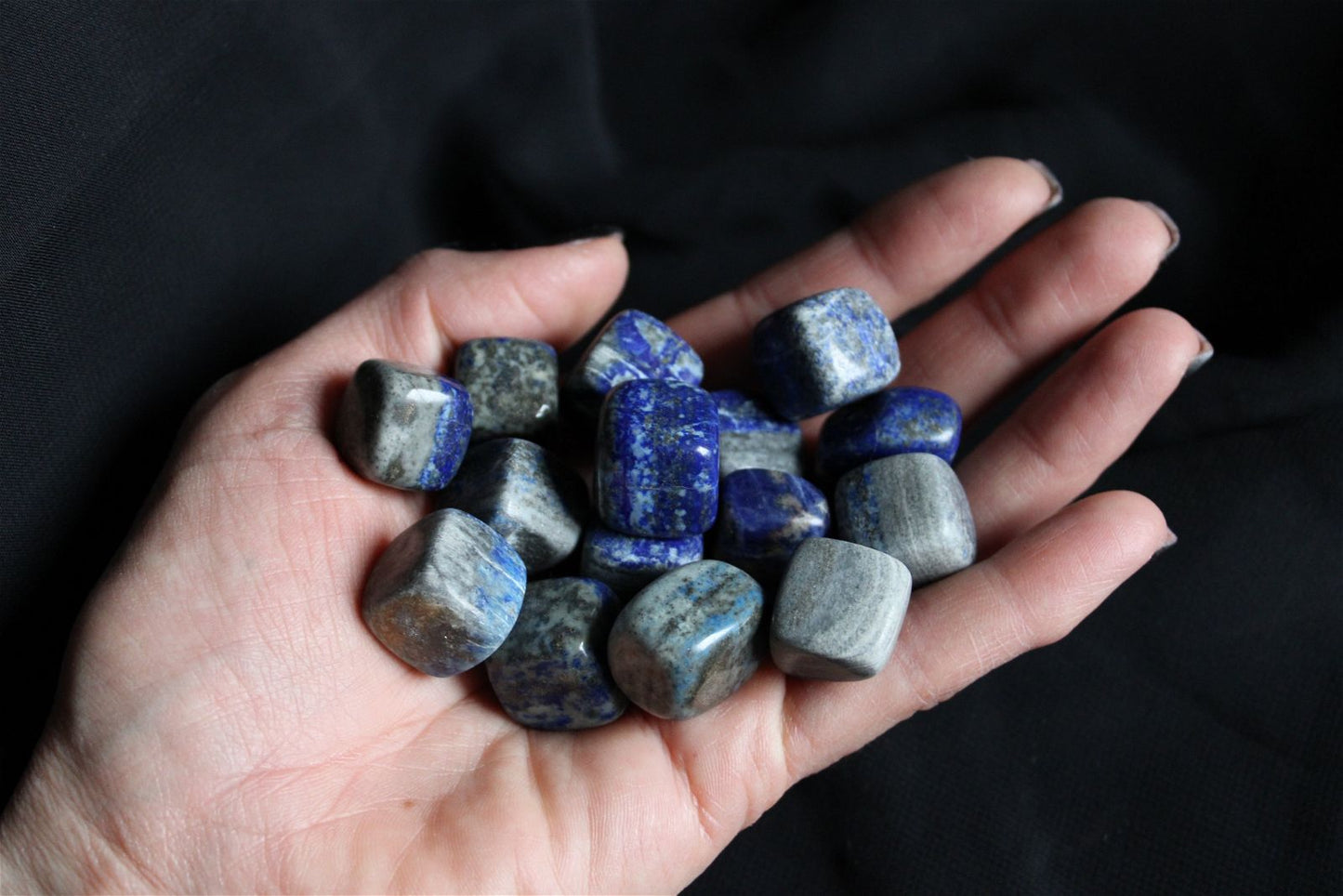 1 lapis lazuli forme cubique bords arrondis - Aurore Lune 