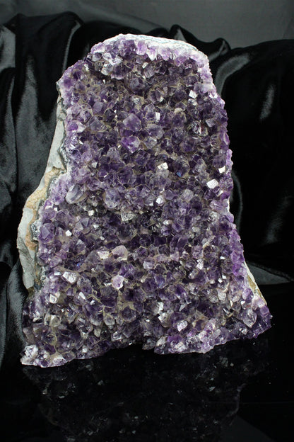 1 magnifique améthyste à poser 2.6 kg - Aurore Lune 