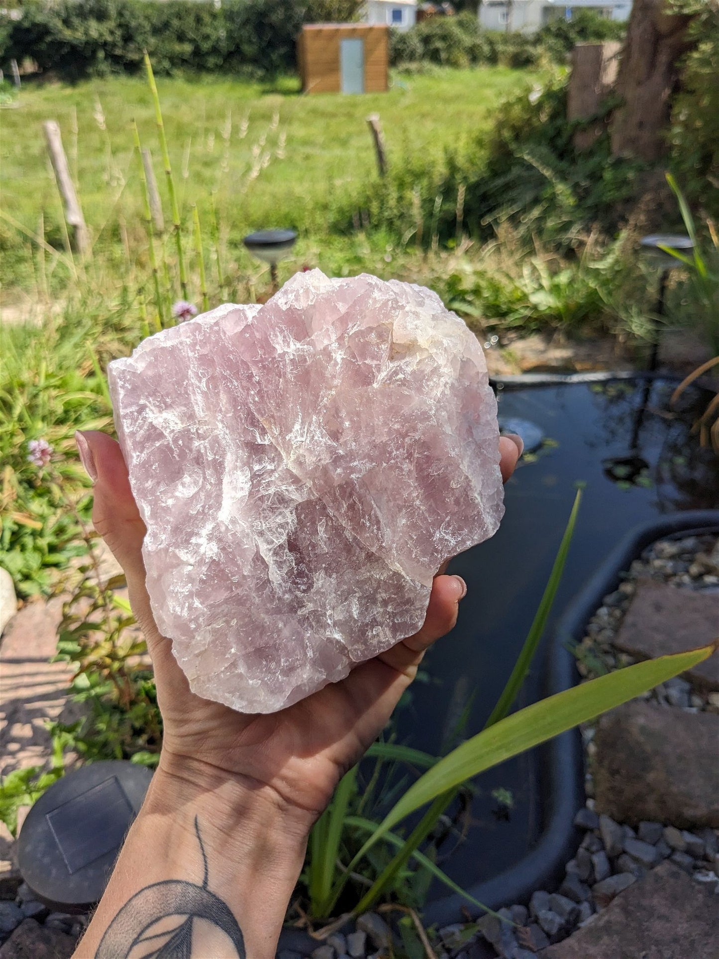 1 morceau brut de quartz rose 1.6 kg - Aurore Lune 