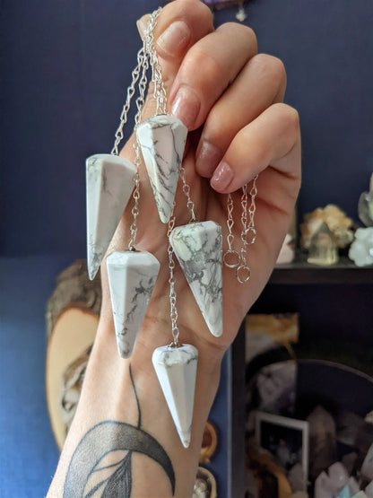 1 pendule en howlite - Aurore Lune 