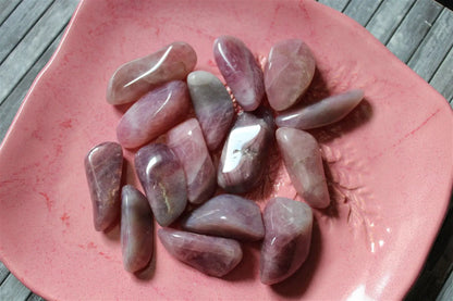 1 pierre roulée en quartz rose lavande - Aurore Lune 