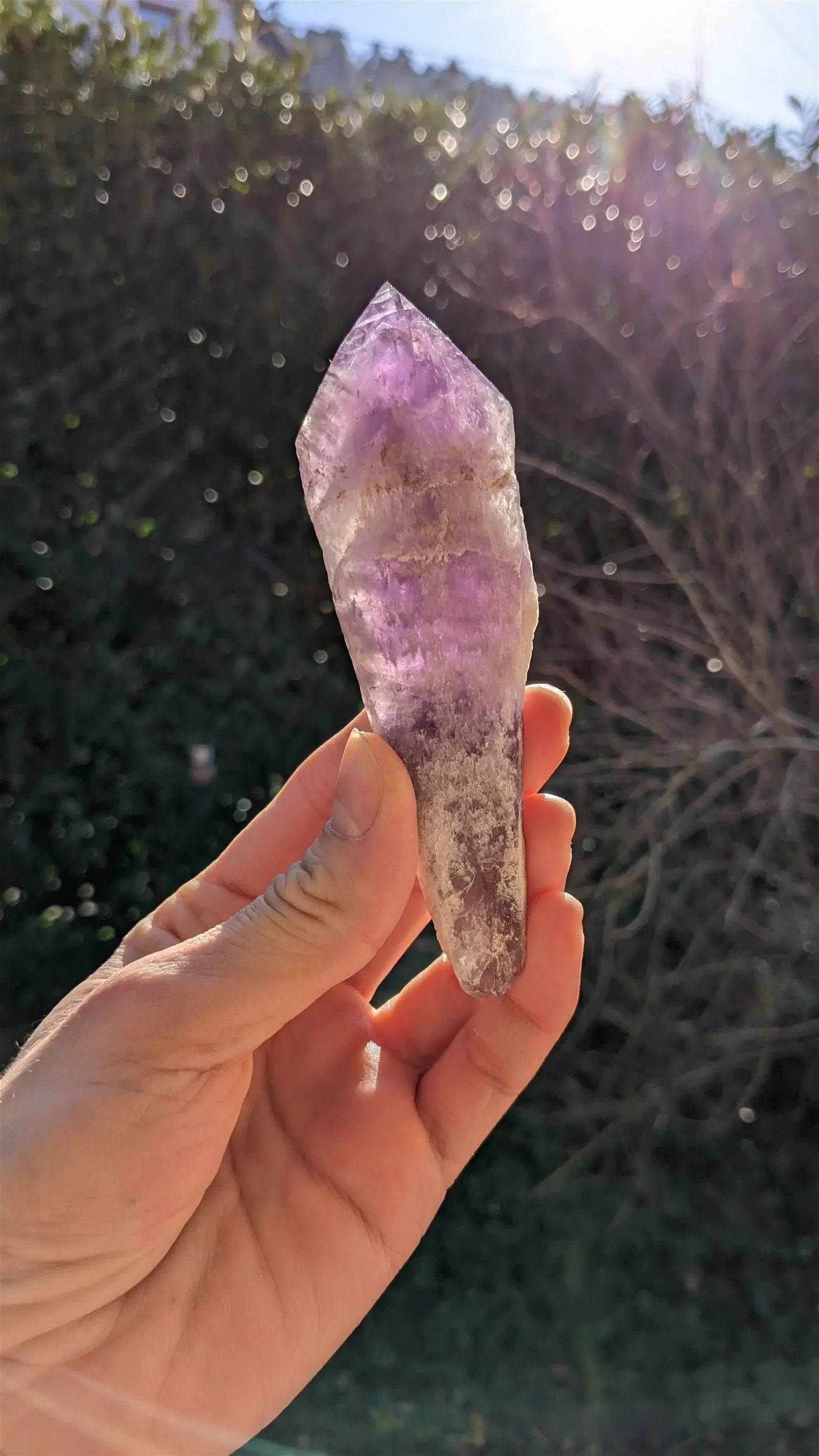 1 pointe brute d'améthyste qualité + 12 cm - Aurore Lune 