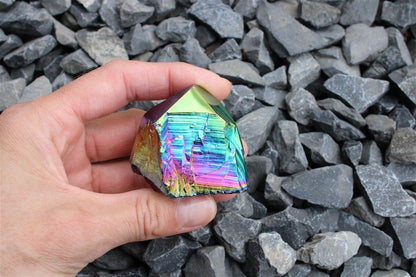 1 pointe cristal de roche RAINBOW AURA - Aurore Lune 