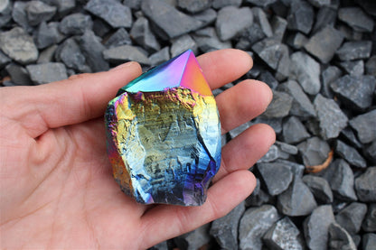 1 pointe cristal de roche RAINBOW AURA - Aurore Lune 