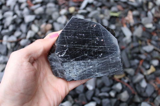 1 pointe de tourmaline noire brute - Aurore Lune 