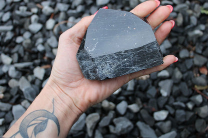 1 pointe de tourmaline noire brute - Aurore Lune 