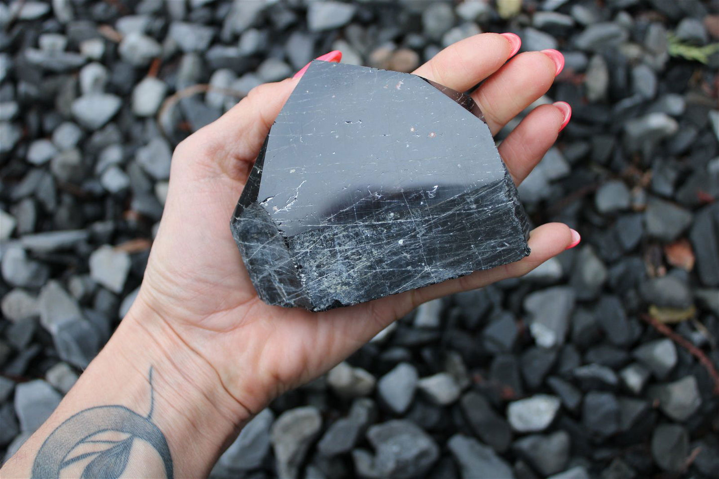1 pointe de tourmaline noire brute - Aurore Lune 