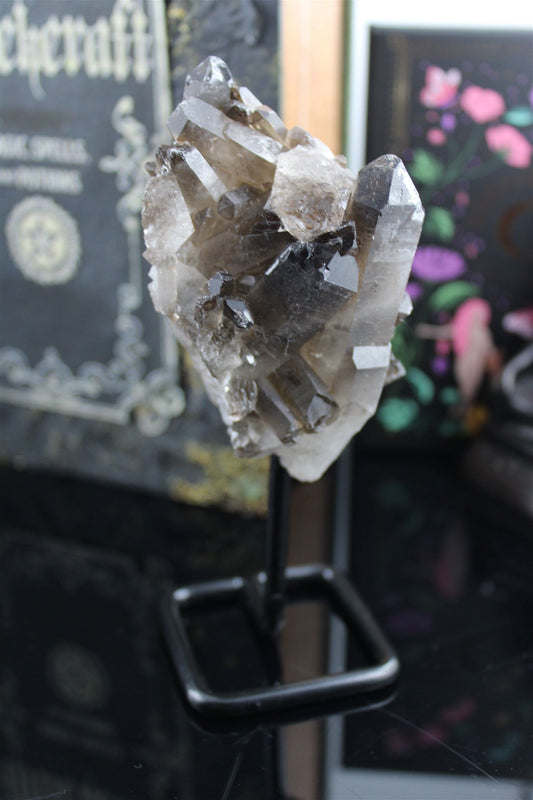 1 quartz fumé ou enfumé sur socle photo contractuelle - Aurore Lune 