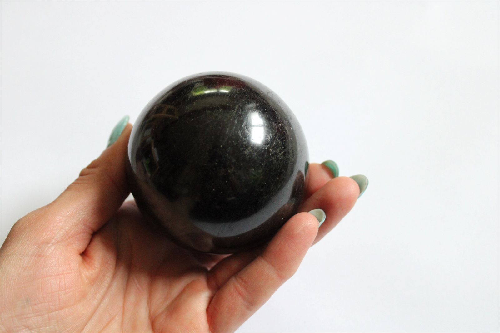 1 sphère de Tourmaline Noire 7.5 cm - 554 grammes - Aurore Lune 