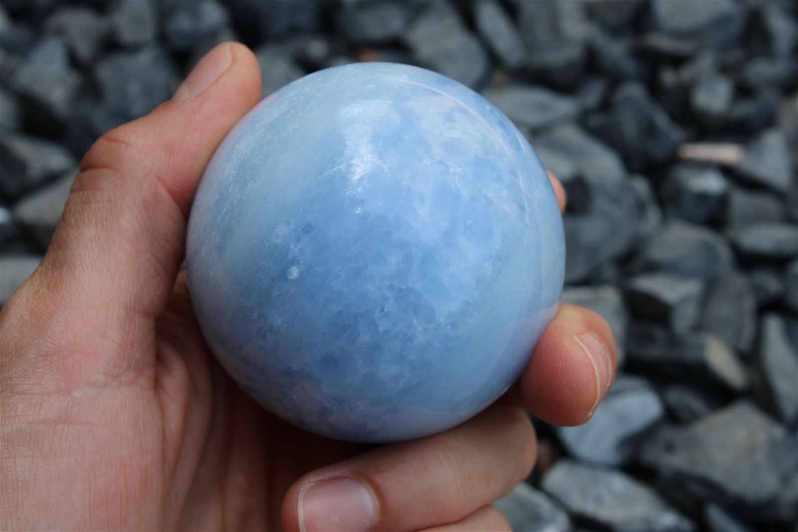 1 sphère de calcite bleue 6 cm avec socle - Aurore Lune 