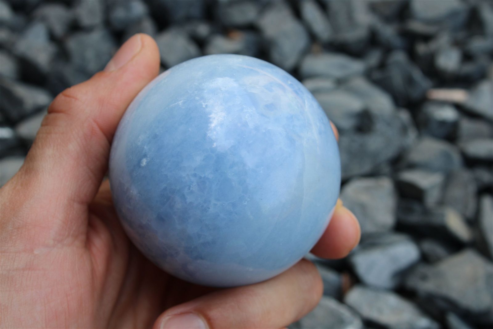 1 sphère de calcite bleue 6 cm avec socle - Aurore Lune 