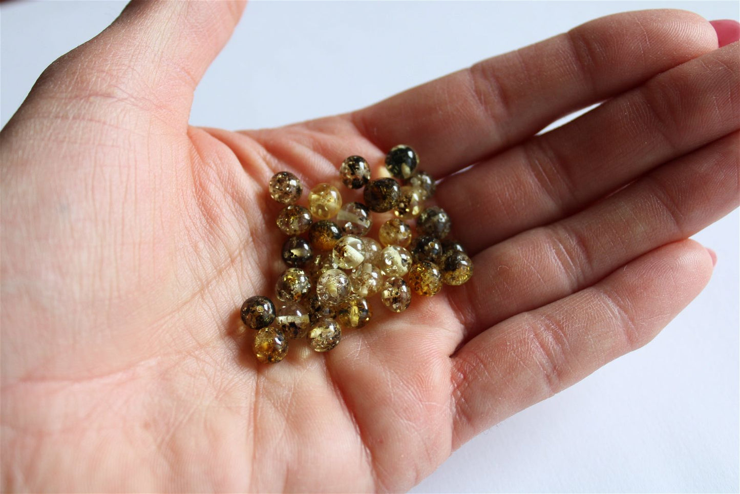 6 perles en ambre vert 6 - 7 mm Lituanie * ambre certifié - Aurore Lune 
