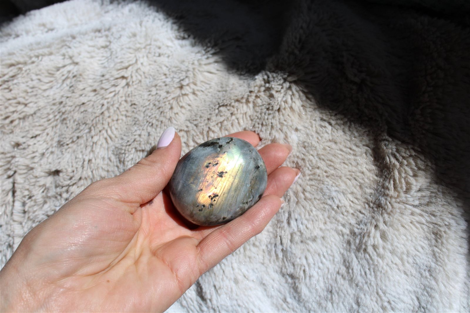 ALEATOIRE Grand Galet de labradorite "nuageux à reflets" - Aurore Lune 