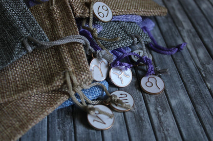 A offrir : pochon signe astrologique + une pierre roulée + un bijou - Aurore Lune 