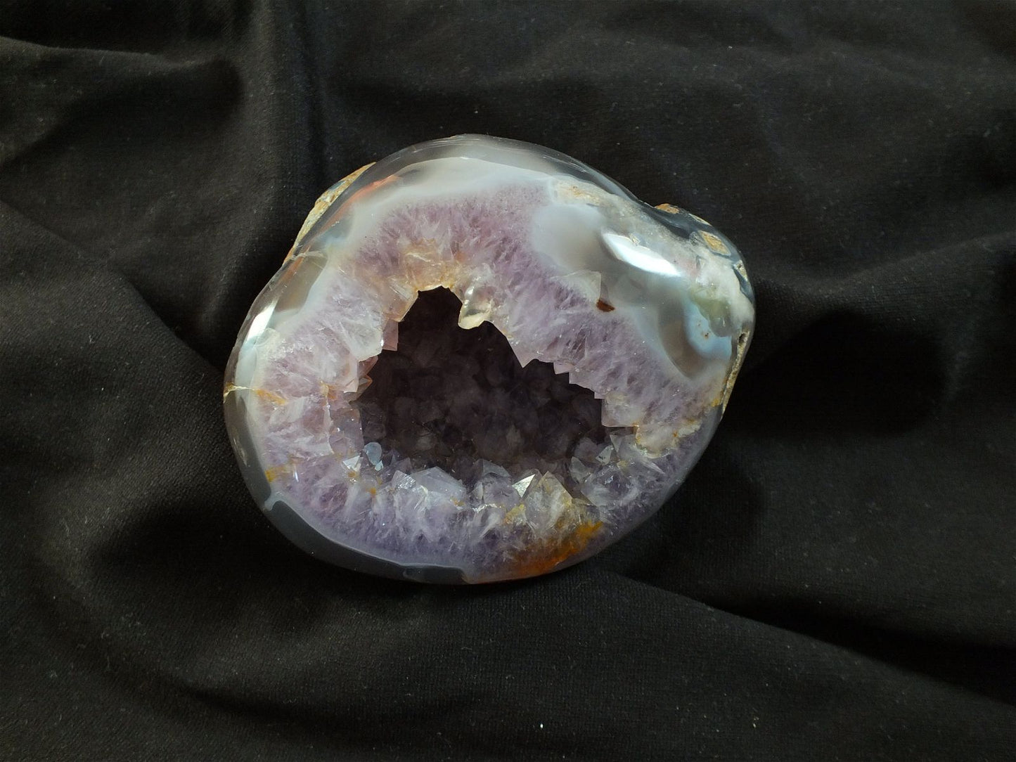 Agate améthysée 581 grammes druse- géode - Aurore Lune 