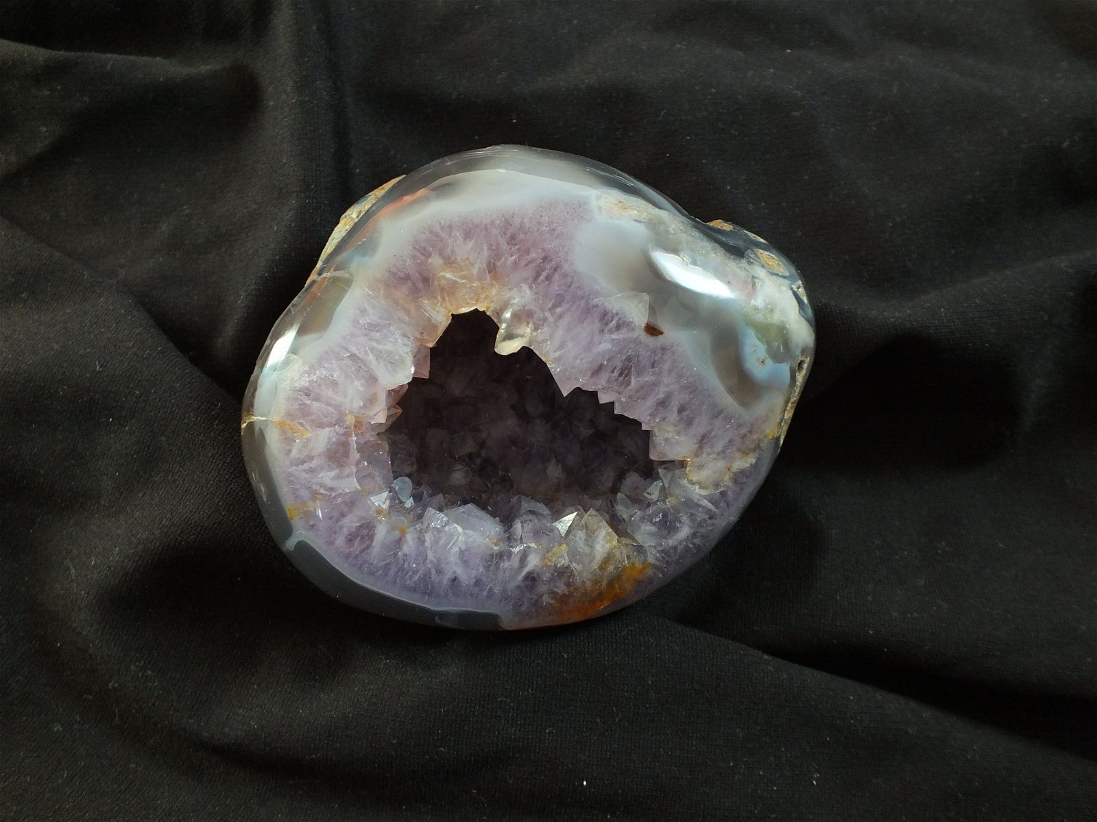 Agate améthysée 581 grammes druse- géode - Aurore Lune 