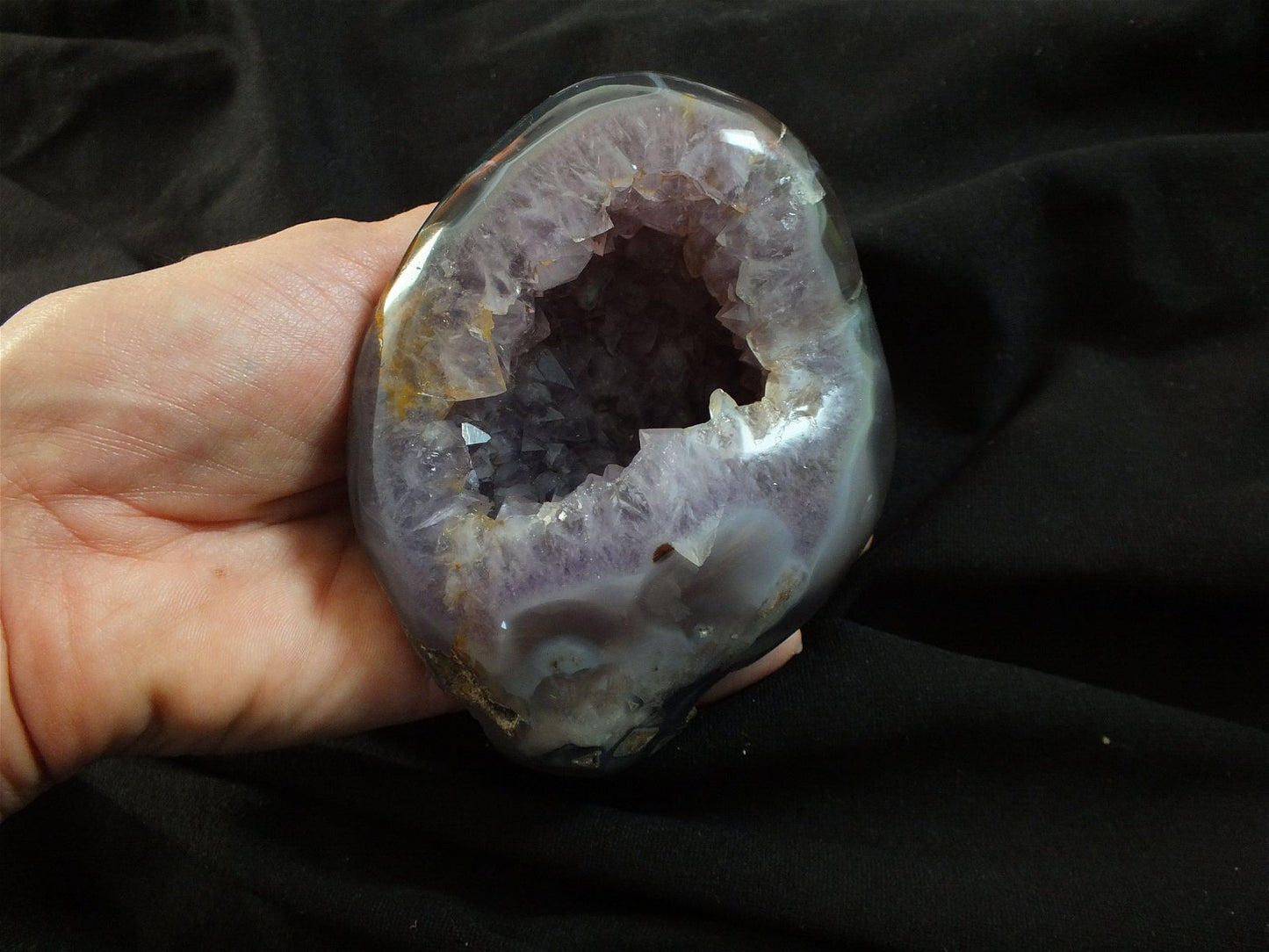 Agate améthysée 581 grammes druse- géode - Aurore Lune 